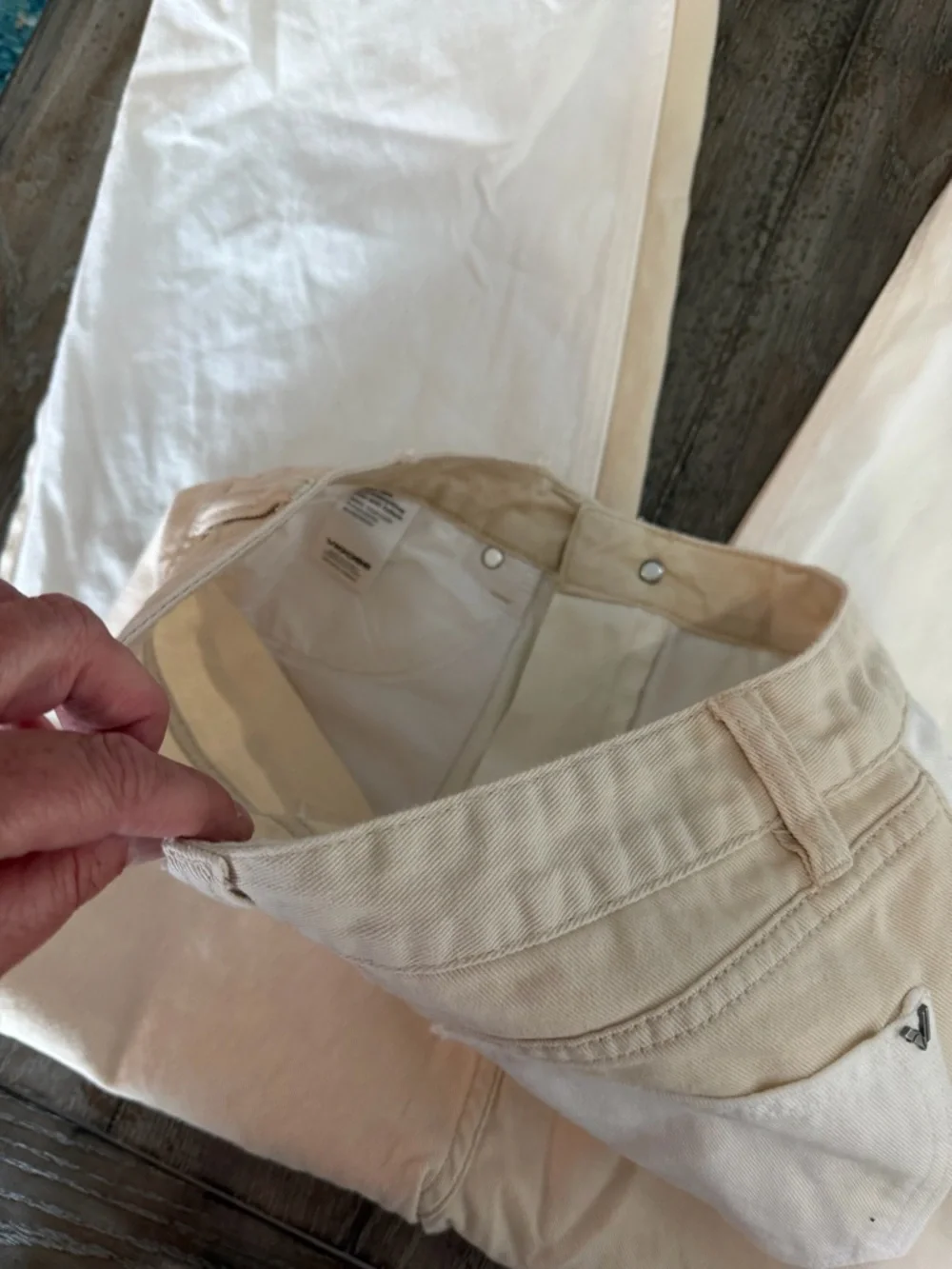 Vigoss Jett Straight Two-Tone Jeans in Cream & White - Picture 8 of 13